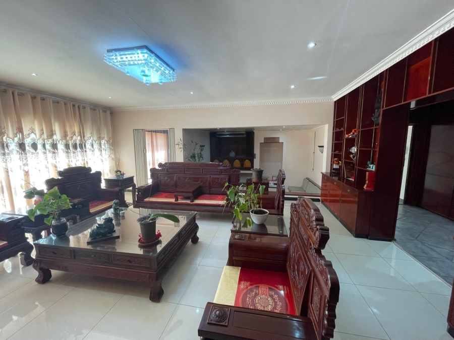 6 Bedroom Property for Sale in Dan Pienaar Free State